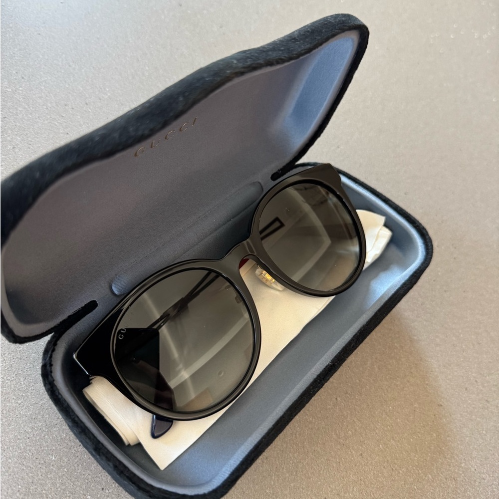 Authentic Gucci Classic Black Sunglasses Black Round Frame